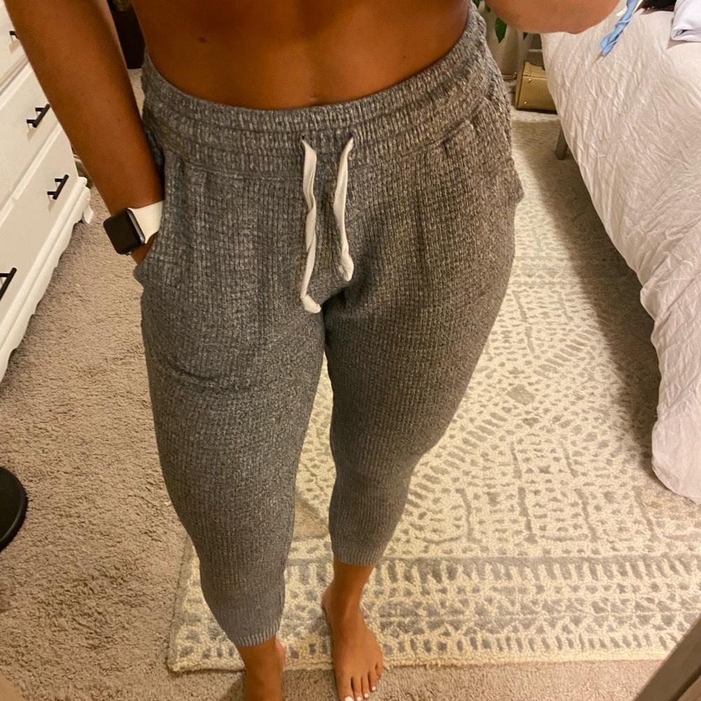 grey sweatpants